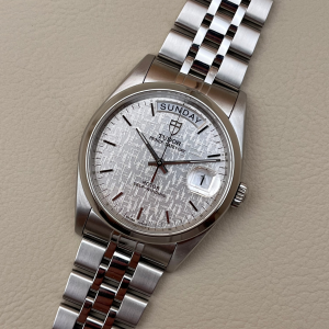 Tudor Prince Date Linen Dial - Ref.: 76200 - Box + Papers