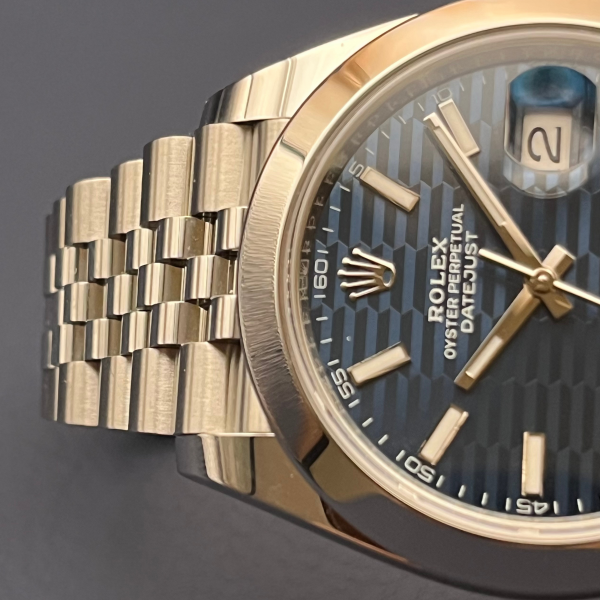 Rolex Datejust 41 Blue Motif Dial - Ref.: 126300 - Box + Papers – Bild 4