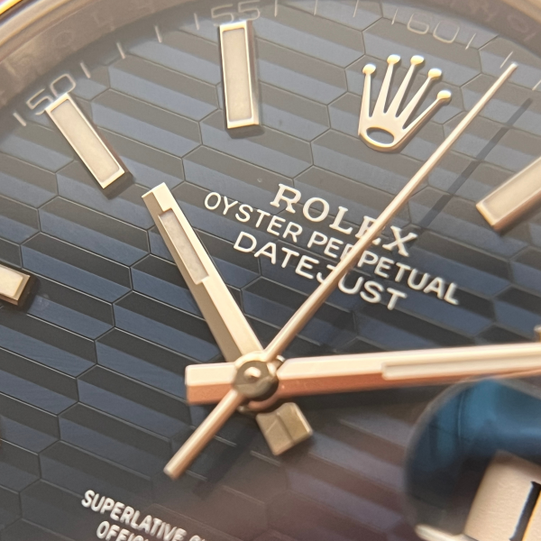 Rolex Datejust 41 Blue Motif Dial - Ref.: 126300 - Box + Papers – Bild 2